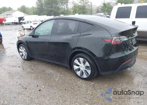 2023 Tesla Model Y Awd/Long Range Dual Motor All-Wheel Drive z USA, uszkodzony, nr VIN 7SAYGDEE2PA105631